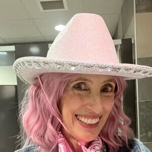 Meet your Posher, Ally